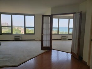 1550 N Lake Shore Dr, Unit 10E in Chicago, IL - Building Photo - Building Photo