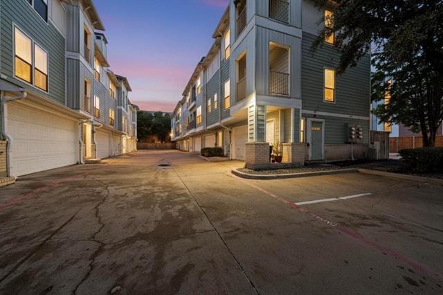 2415 Stutz Dr in Dallas, TX - Building Photo - Building Photo