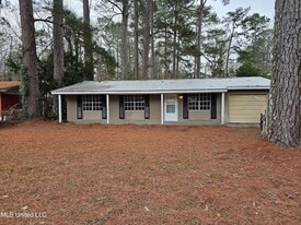 3008 Willow Dr in Meridian, MS - Building Photo