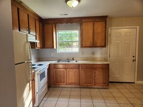 3100 Roanoke Ave in Newport News, VA - Building Photo - Building Photo