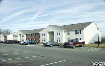 Collier Park Condominiums in Grove City, OH - Building Photo - Building Photo