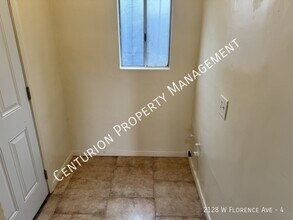 2128 W Florence Ave in Los Angeles, CA - Building Photo - Building Photo