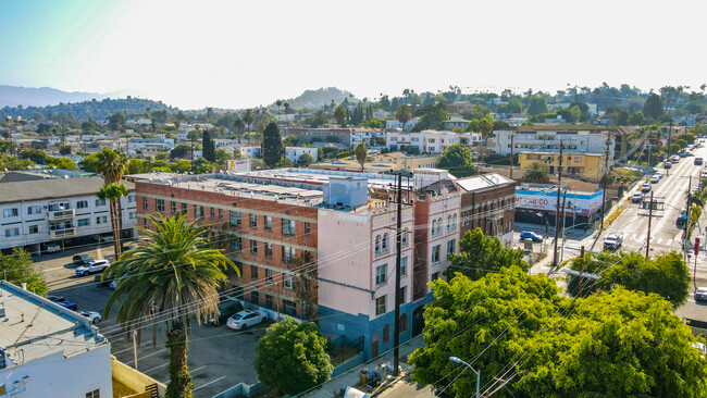 4015 Melrose Ave in Los Angeles, CA - Building Photo - Building Photo