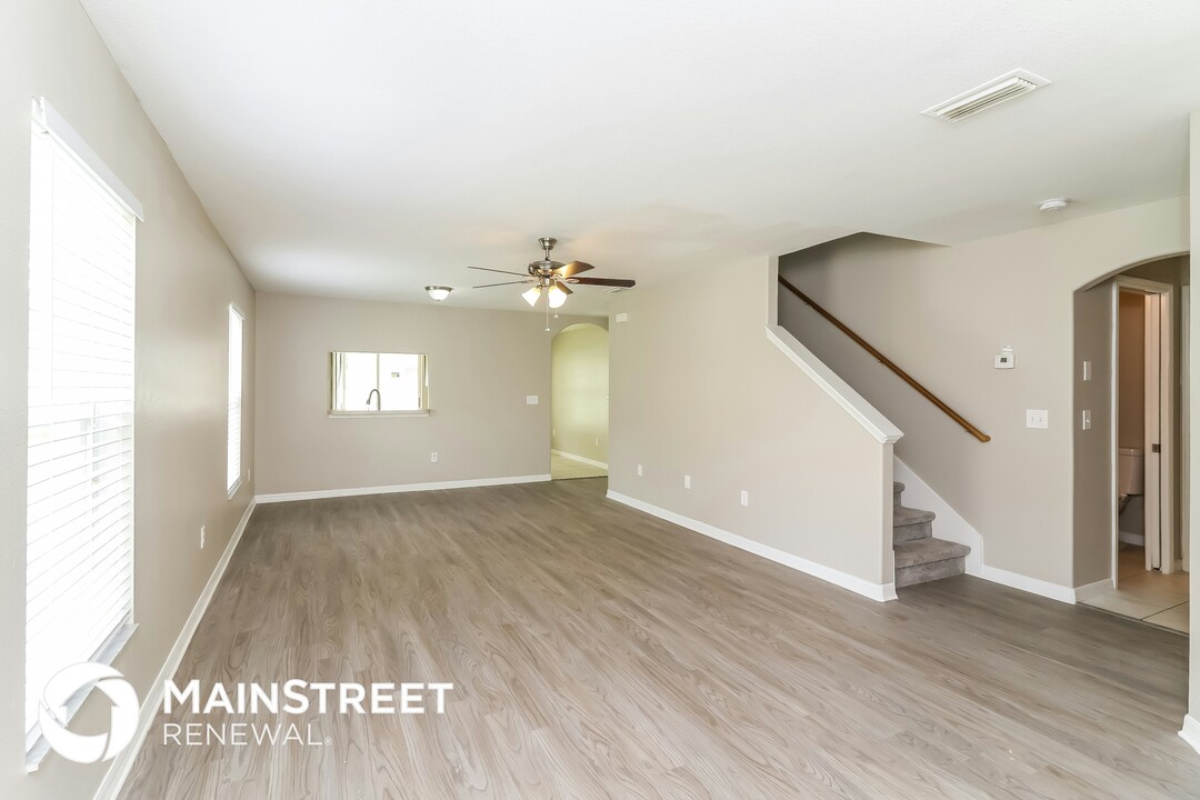 7529 Maroon Peak Dr in Ruskin, FL - Building Photo