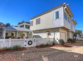 4 Downtown Founders Ln in Fairhope, AL - Building Photo