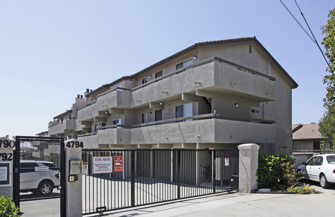 Viewpoint in San Diego, CA - Building Photo