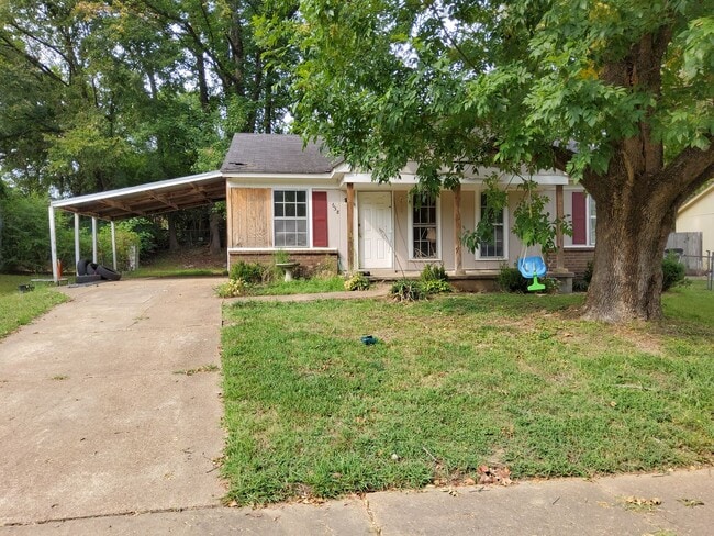 property at 658 Creekstone Cir