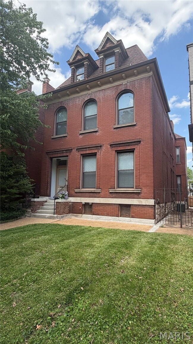 property at 2035 Allen Ave