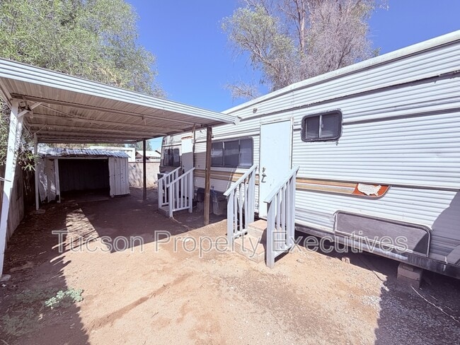 property at 1454 W Kilburn St