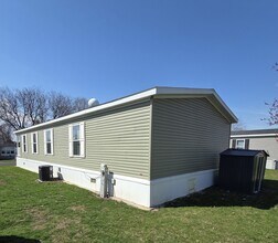 55 Hickory Ln in Sandwich, IL - Building Photo - Building Photo