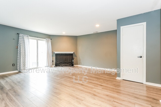 94 Teal Ct in East Windsor, NJ - Building Photo - Building Photo