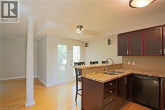 632 Columbia Forest Blvd in Waterloo, ON - Building Photo - Building Photo