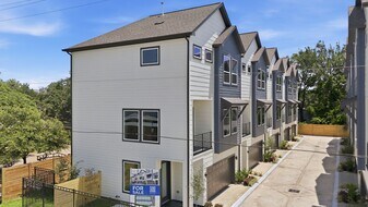 1398 Cedar Post Ln in Houston, TX - Building Photo