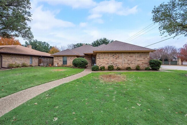 property at 7825 Silveridge Dr