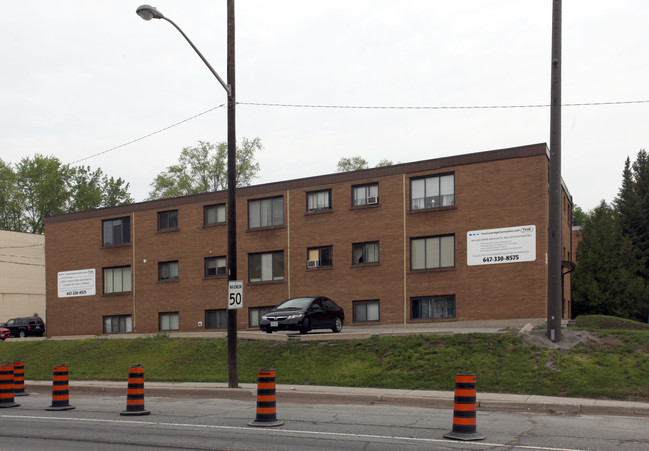 8 Hill St in Newmarket, ON - Building Photo - Primary Photo