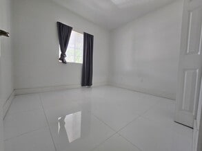 18171 SW 109th Pl in Miami, FL - Foto de edificio - Building Photo