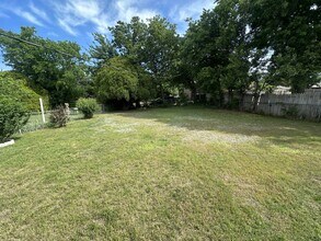 137 E Jarman Dr in Midwest City, OK - Building Photo - Building Photo