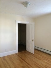 108 Alsace St in Manchester, NH - Building Photo - Building Photo