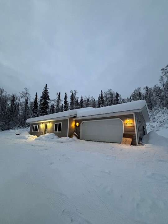 2011 Mesa Ct in Fairbanks, AK - Building Photo