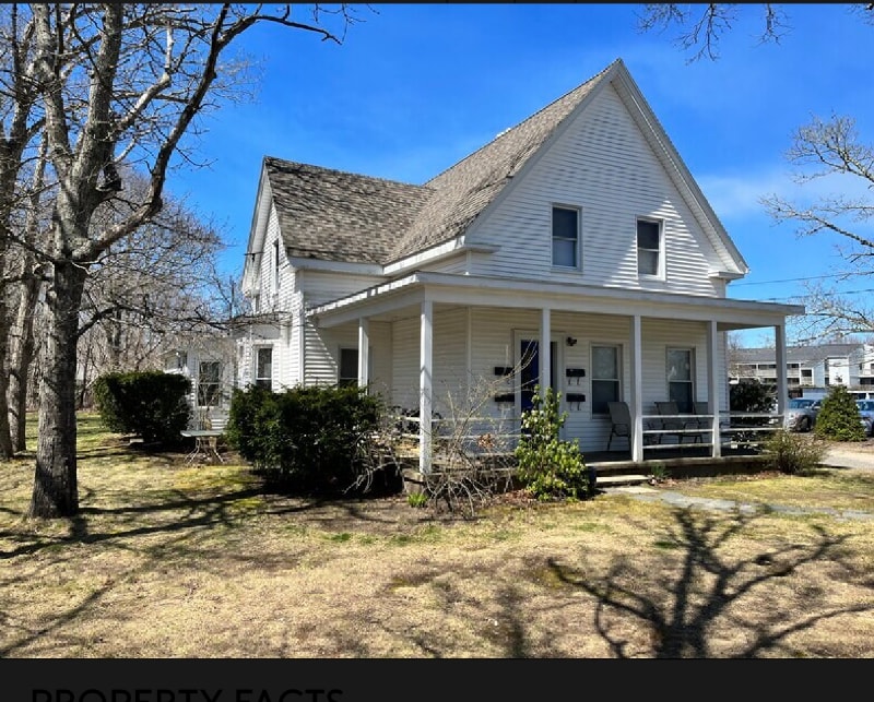15 Davisville Rd in Falmouth, MA - Building Photo