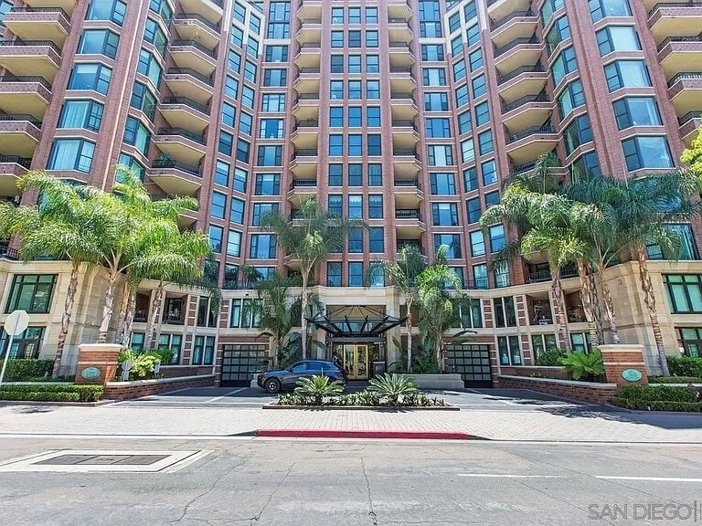 500 W Harbor Dr, Unit 713 City Front Terrace in San Diego, CA - Foto de edificio