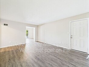 8030 Campbell St in Kansas City, MO - Building Photo - Building Photo