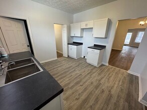 Completely renovated 2BR/1BA single family home minutes from Downtown Indy! in Indianapolis, IN - Building Photo - Building Photo