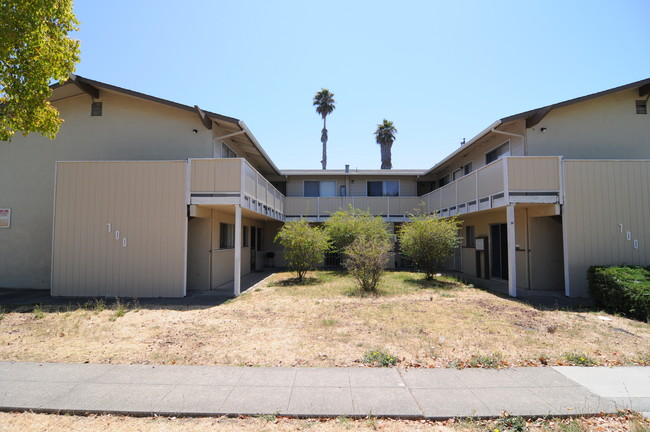 700 Memorial Way in Hayward, CA - Building Photo - Building Photo