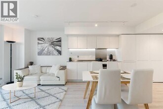 1133 Hornby St in Vancouver, BC - Building Photo - Building Photo