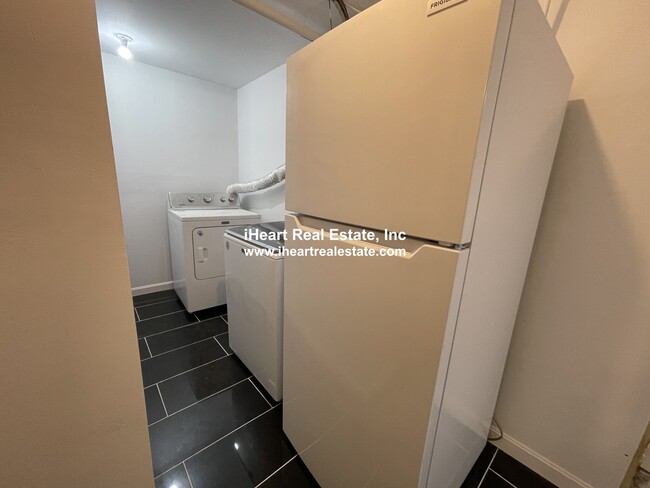 474 E 7th St, Unit 1