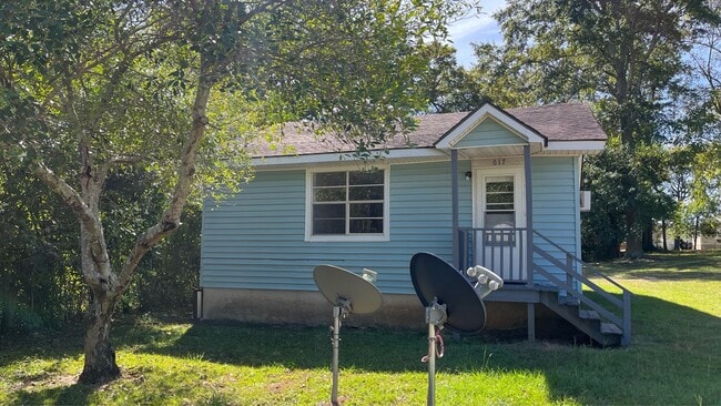 property at 617 E Madison St
