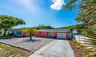 817 10th Ave in New Smyrna Beach, FL - Building Photo
