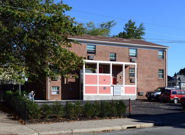 963-965 Chalkstone Ave in Providence, RI - Building Photo - Building Photo