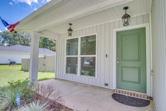 161 Calvert Oaks Dr in Pensacola, FL - Building Photo - Building Photo