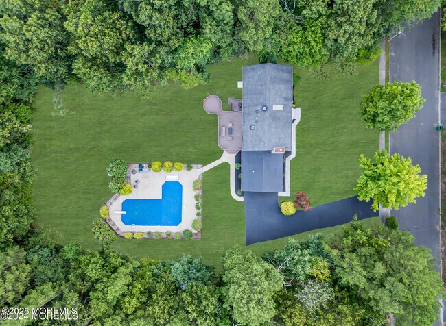 15 Elana Dr in Jackson Township, NJ - Building Photo - Building Photo