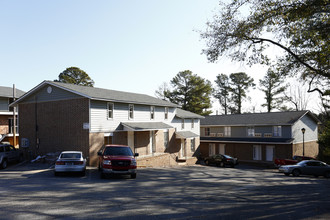 Cobble Hill Apartments in Macon, GA - Building Photo - Building Photo