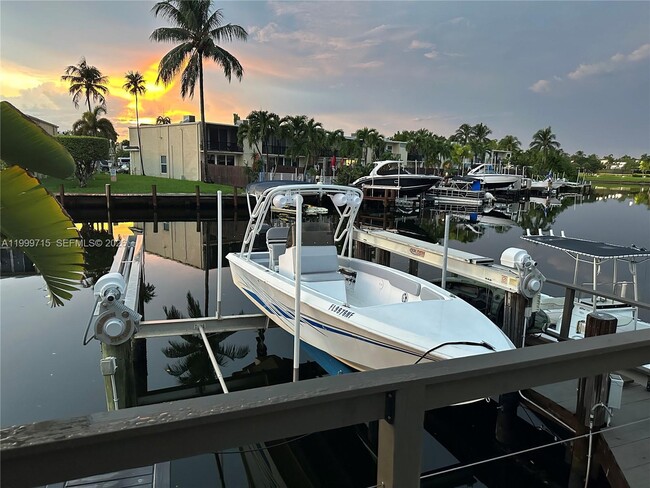 925 NE 26th Ave in Hallandale Beach, FL - Building Photo - Building Photo