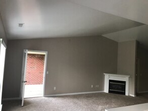 26905 Carrington Pl in Harrison Township, MI - Foto de edificio - Building Photo