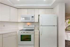 481 Quail Forest Blvd-Unit -B200 in Naples, FL - Building Photo - Building Photo
