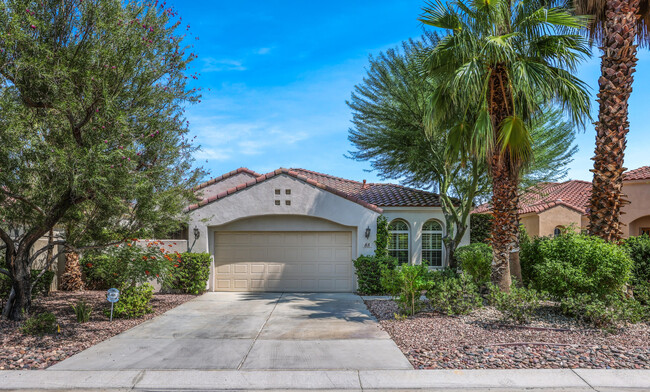 88 Vía Las Flores in Rancho Mirage, CA - Foto de edificio - Building Photo