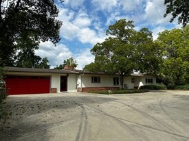 23798 Ave 324 in Woodlake, CA - Building Photo