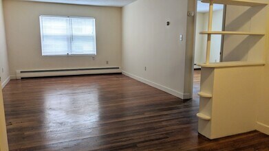 26 Grove St, Unit 9 in Arlington, MA - Building Photo - Building Photo