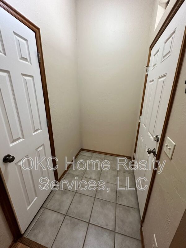 1306 SW 25th St in Moore, OK - Building Photo - Building Photo