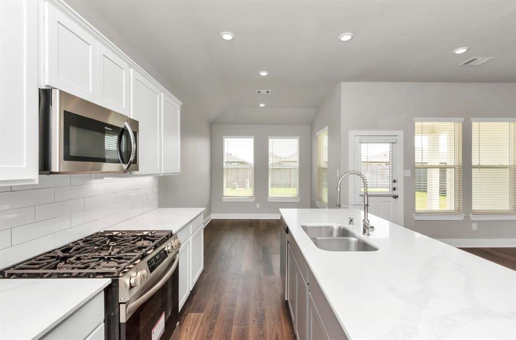 1217 Scarlet Crk Dr in Rosharon, TX - Building Photo