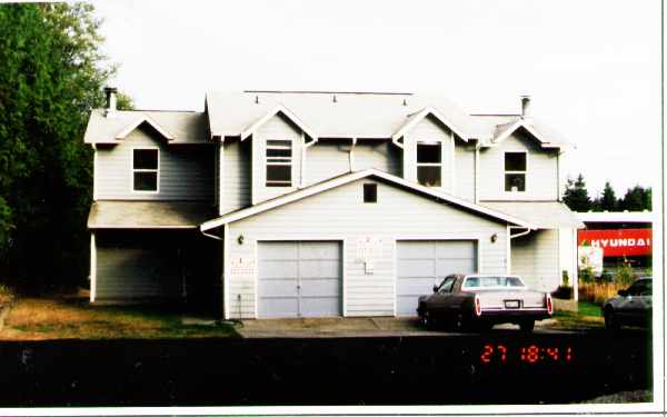 12301 Alexander Rd in Everett, WA - Building Photo