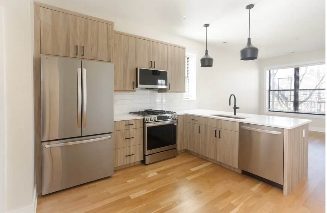 1407 W Belden Ave in Chicago, IL - Building Photo