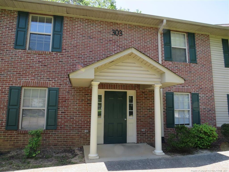 305 Hinsdale Ave in Fayetteville, NC - Building Photo