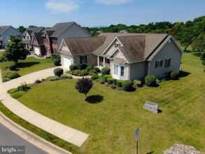 400 Albin Dr in Stephens City, VA - Building Photo - Building Photo