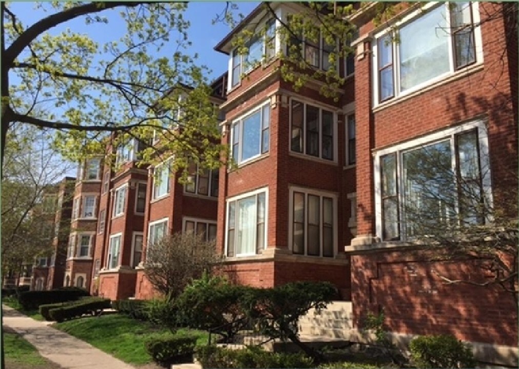 744 Hinman Ave in Evanston, IL - Building Photo