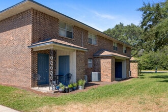 Emerald Cove East in Niceville, FL - Foto de edificio - Building Photo